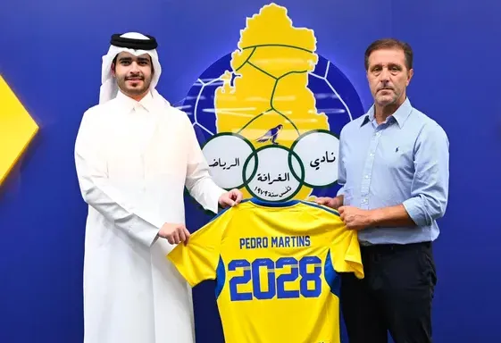 Oficial: Pedro Martins renova com Al Gharafa